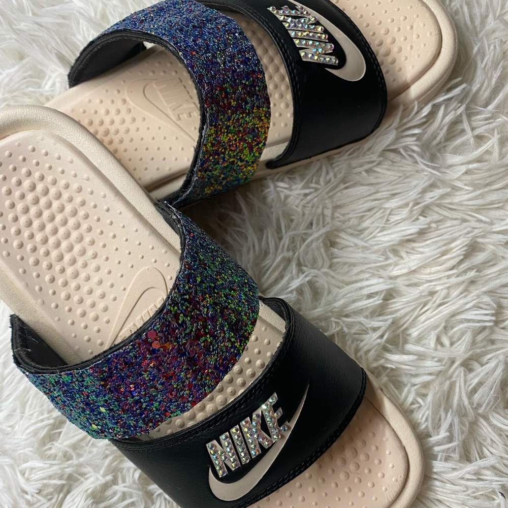 Woman Nike Size 6